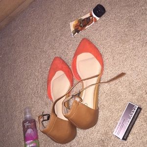 Orange pointed shoe 👠